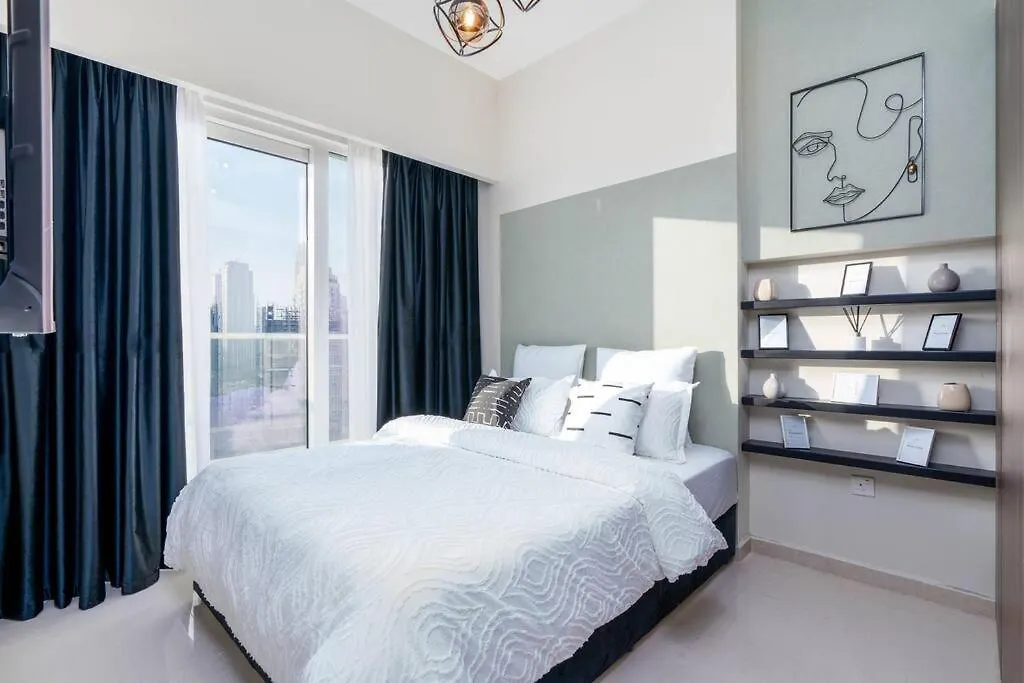 Chic Apartment With Burj Khalifa View Dubai