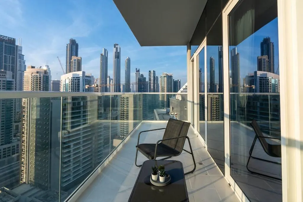 Chic Apartment With Burj Khalifa View Dubai