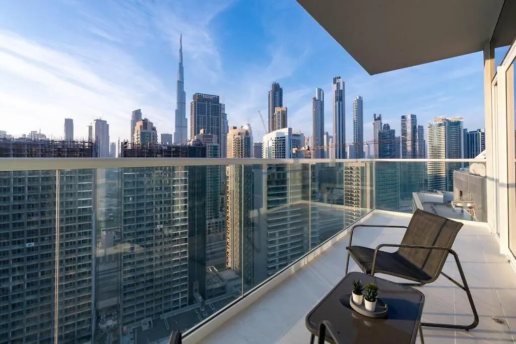Chic Apartment With Burj Khalifa View Dubai