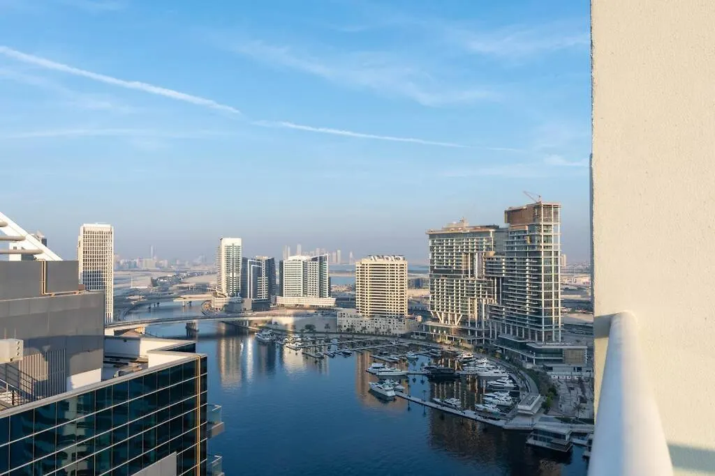 Chic Apartment With Burj Khalifa View Dubai